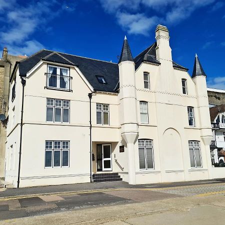 Seas The Day - Beachfront Apartment - Sleeps 4 Ramsgate Exterior foto